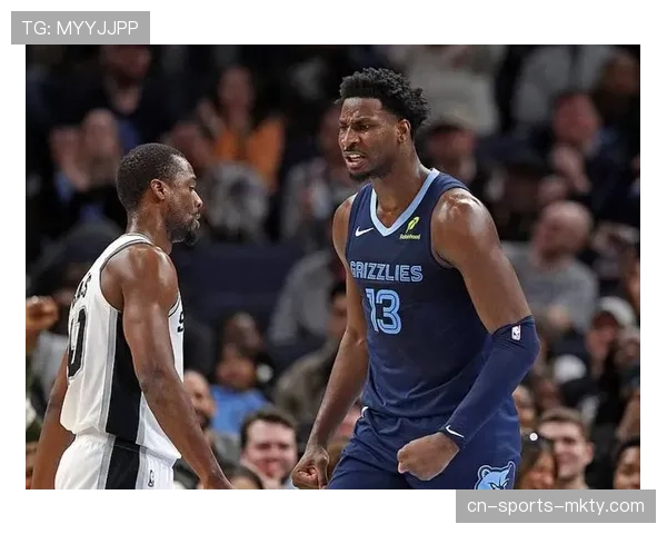 杰克逊半场贡献13分，灰熊全员得分助力球队扩大优势