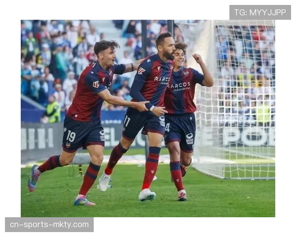 莱万特进攻端问题明显,需从训练和引援入手改善 莱万特进攻端问题明显,需从训练和引援入手改善